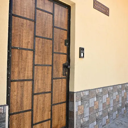 Coastalguest House بيت ضيافة *